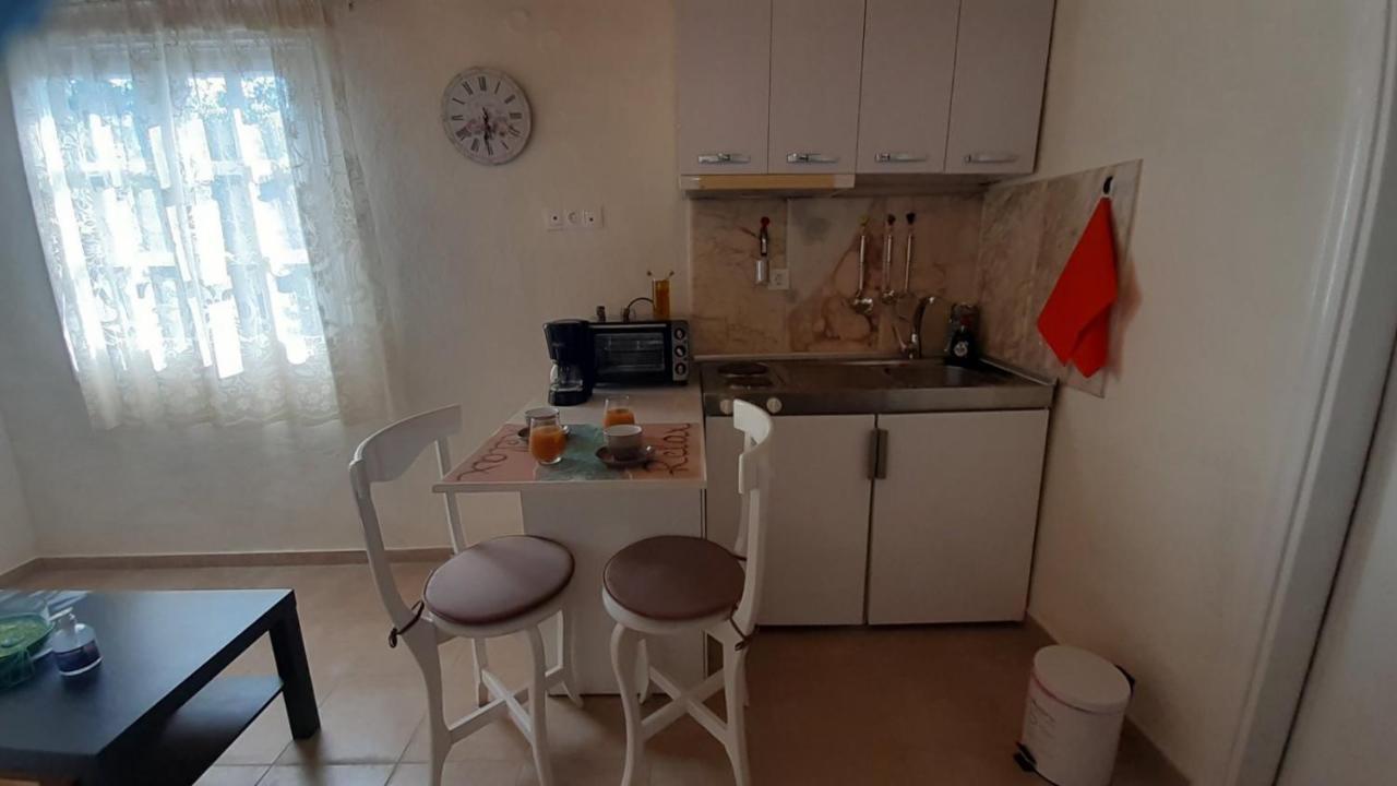 White Manolia Cottage カト・コラキアナ エクステリア 写真